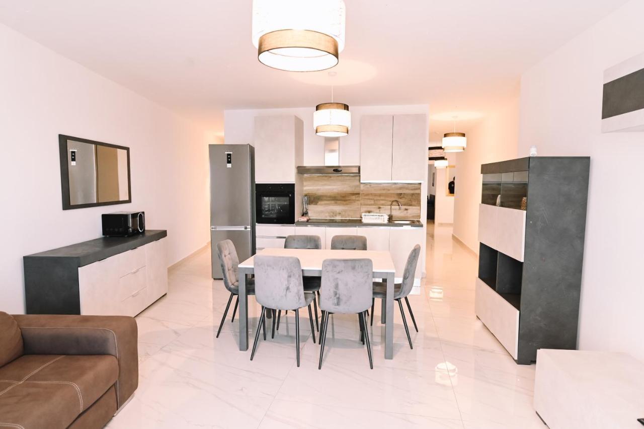 Spacious 3 Bedroom In Sliema! Luaran gambar
